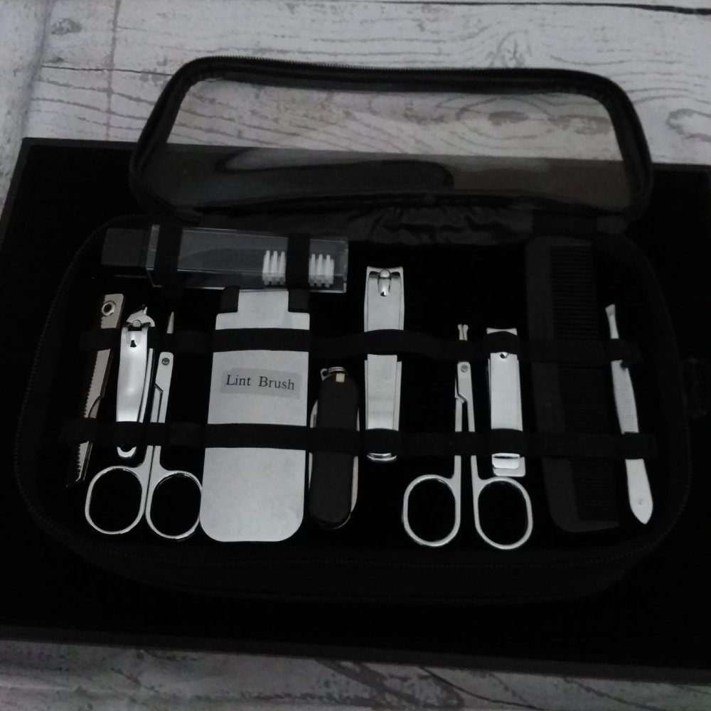Grooming Kit - Picture 4 of 12